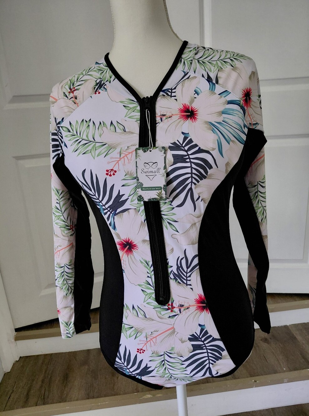 Women's Tropical Print Zip-Front Long Sleeve Rash Guard Sz Large NWT